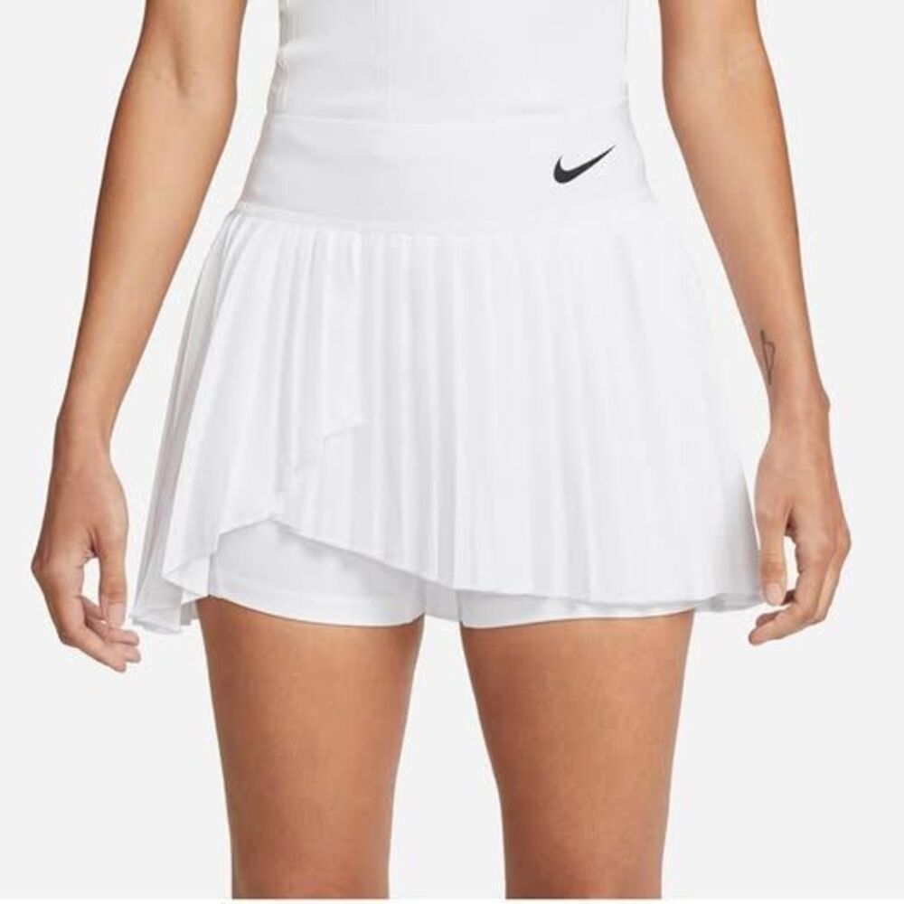XL white Nike Women's Court Dri-FIT Advantage Tennis Skort.